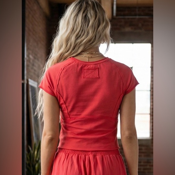 NWT Eesome Relaxed Barrel Pants and Cropped Patch Back Top Set Red - Picture 3 of 7